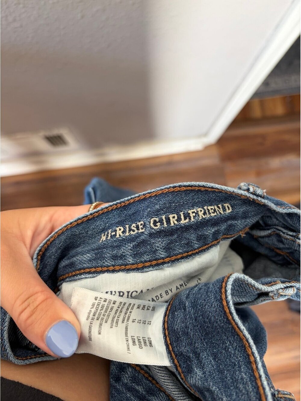 American Eagle Hi-Rise Girlfriend Jeans size 12 Long. Inseam is 29in - Picture 3 of 3